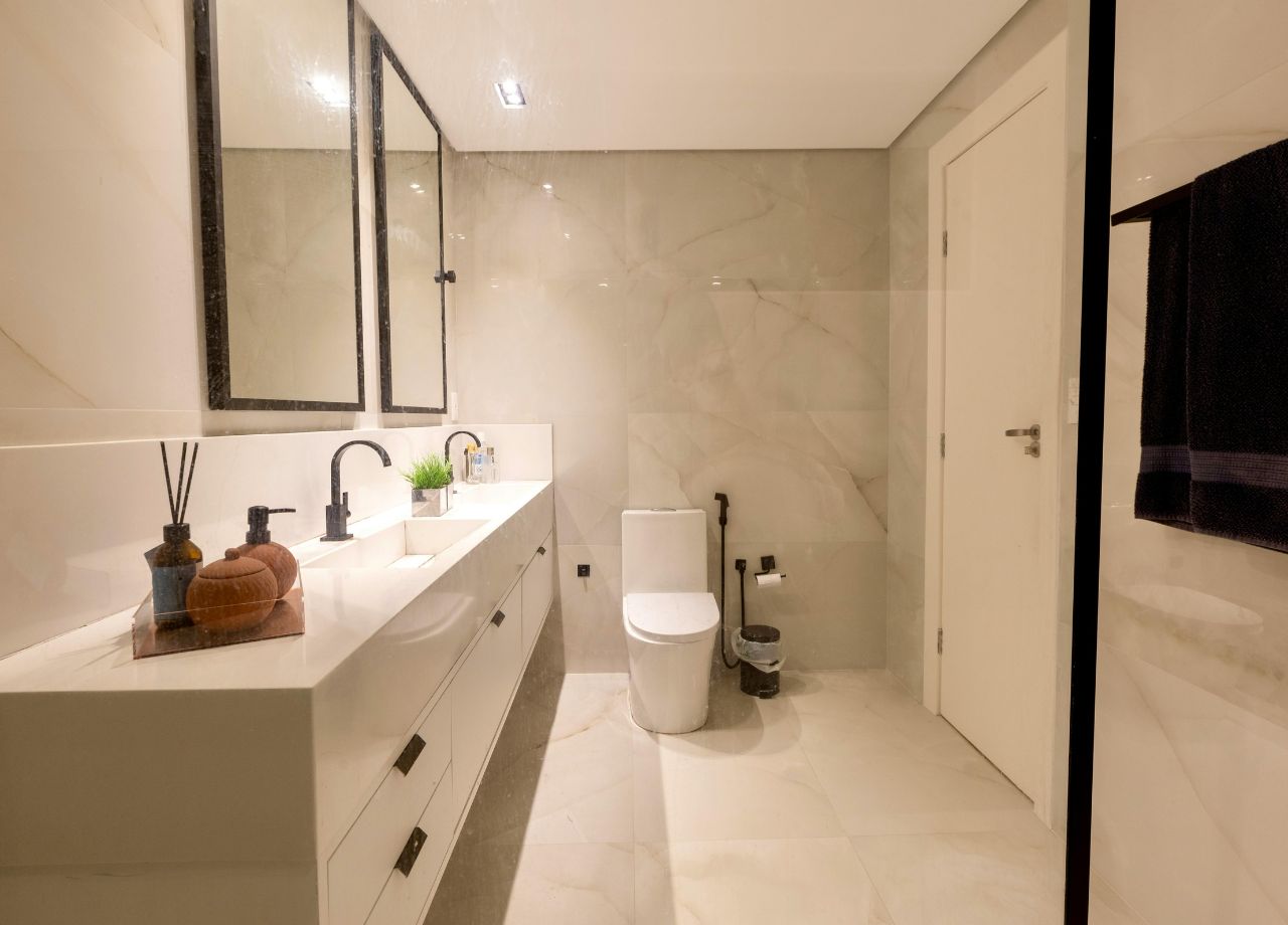 bathroom remodel ideas for small bathrooms​